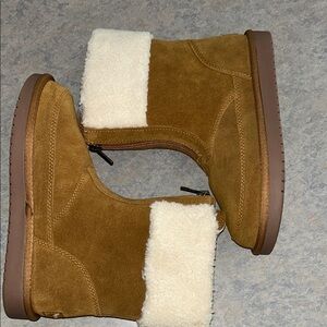 Koolaburra Tan Suede Boots with White Fur